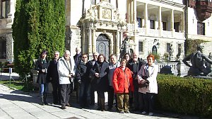 Gruppenfoto am Peles Schloss in Sinaia